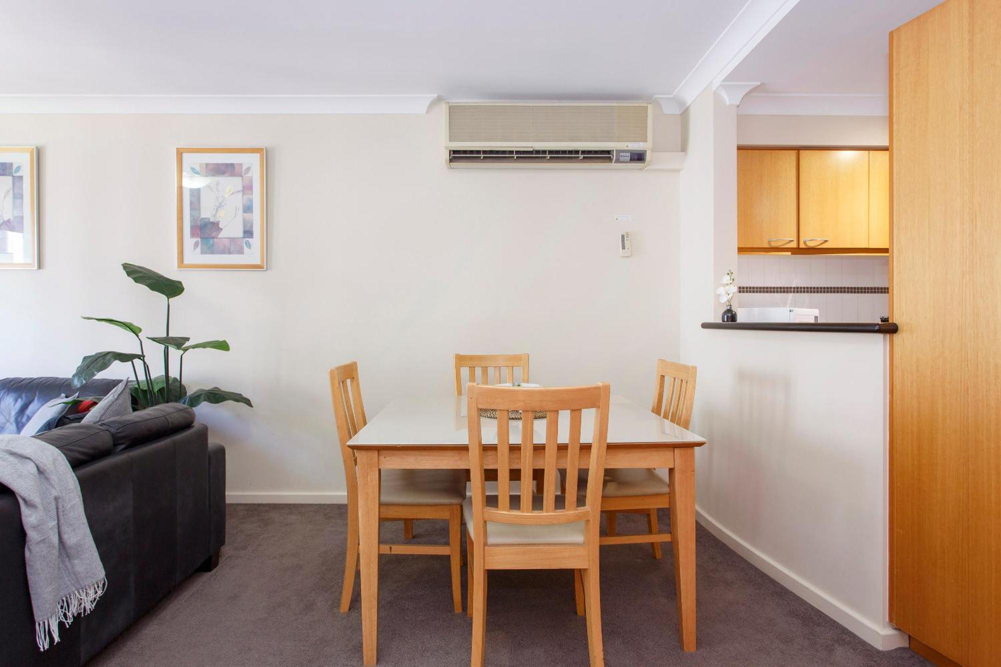 Apartment Resort-style Living In Cbd - 2x2
