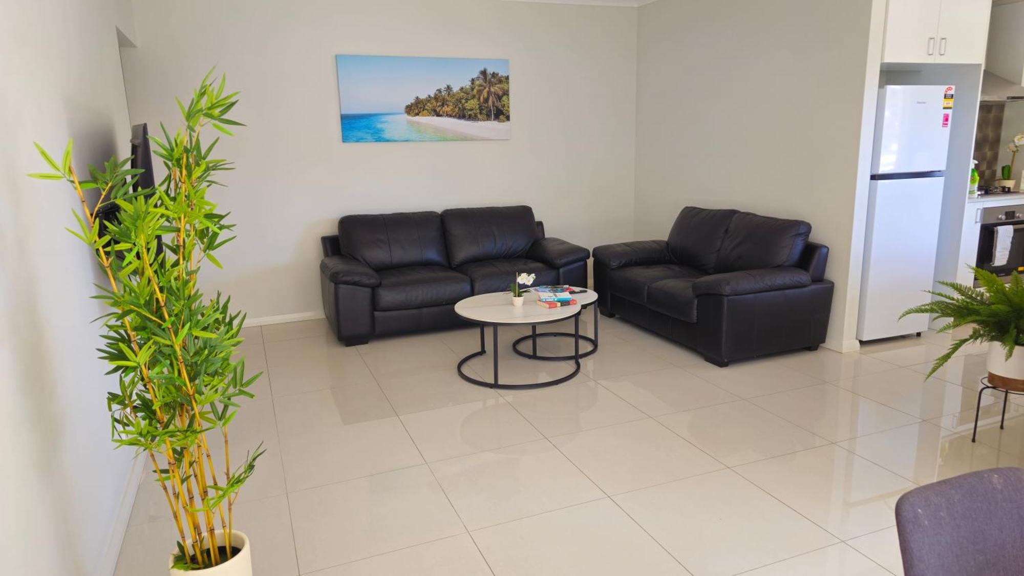 Cozy Urban Escape - 11km From Cbd Holiday home