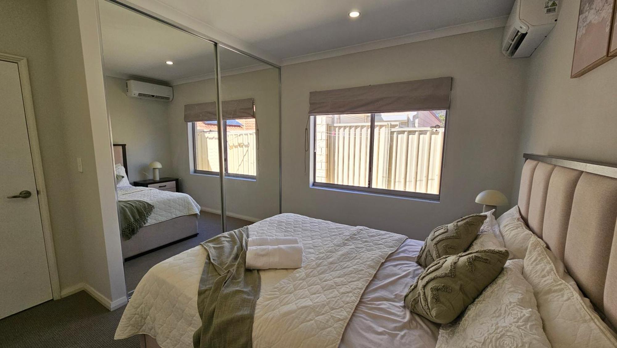 Cozy Urban Escape - 11km From Cbd Holiday home *