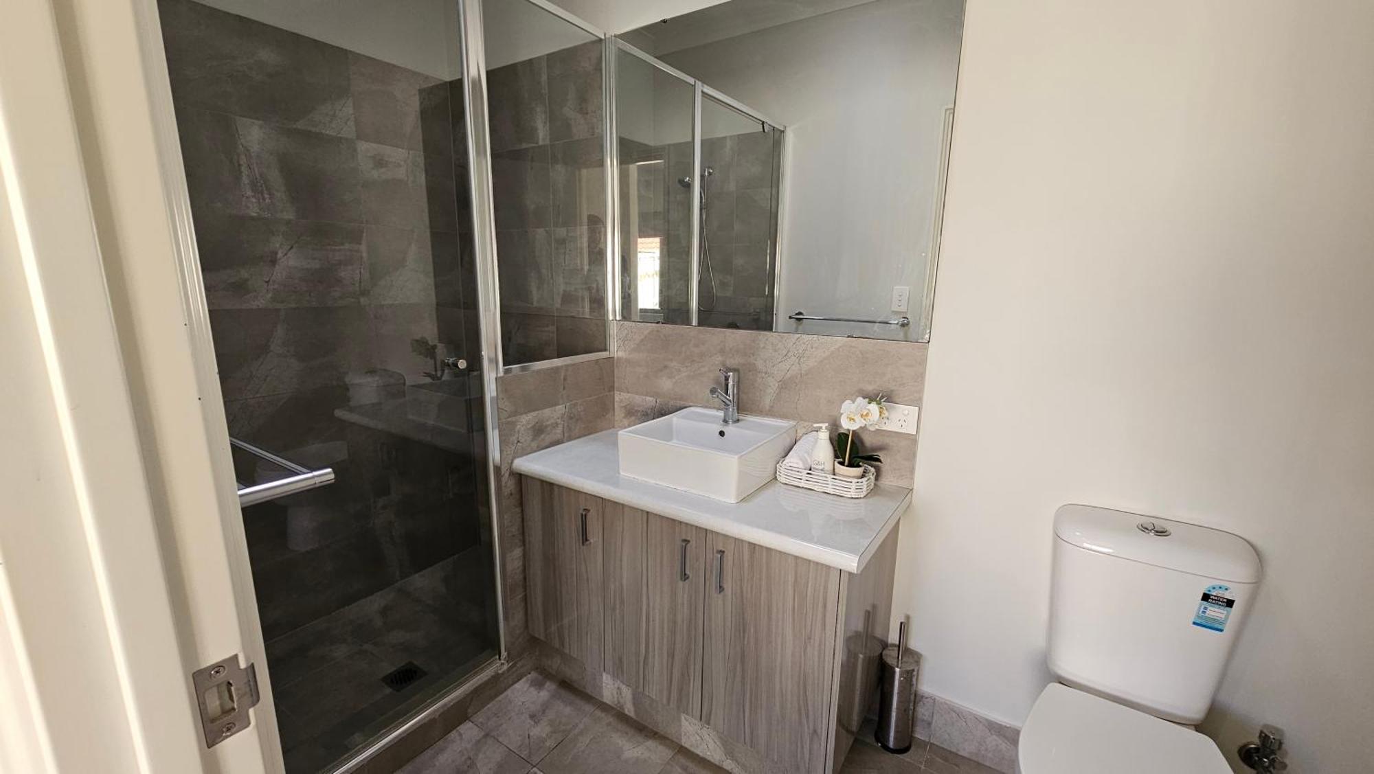 Holiday home Cozy Urban Escape - 11km From Cbd *