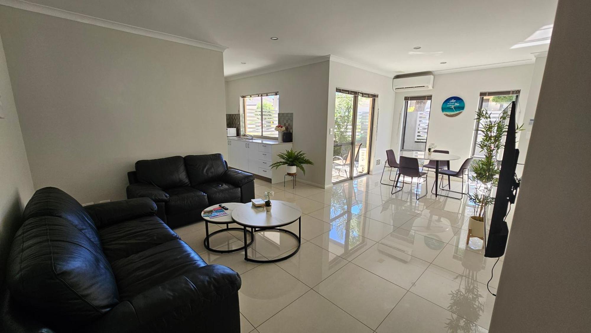 Cozy Urban Escape - 11km From Cbd *