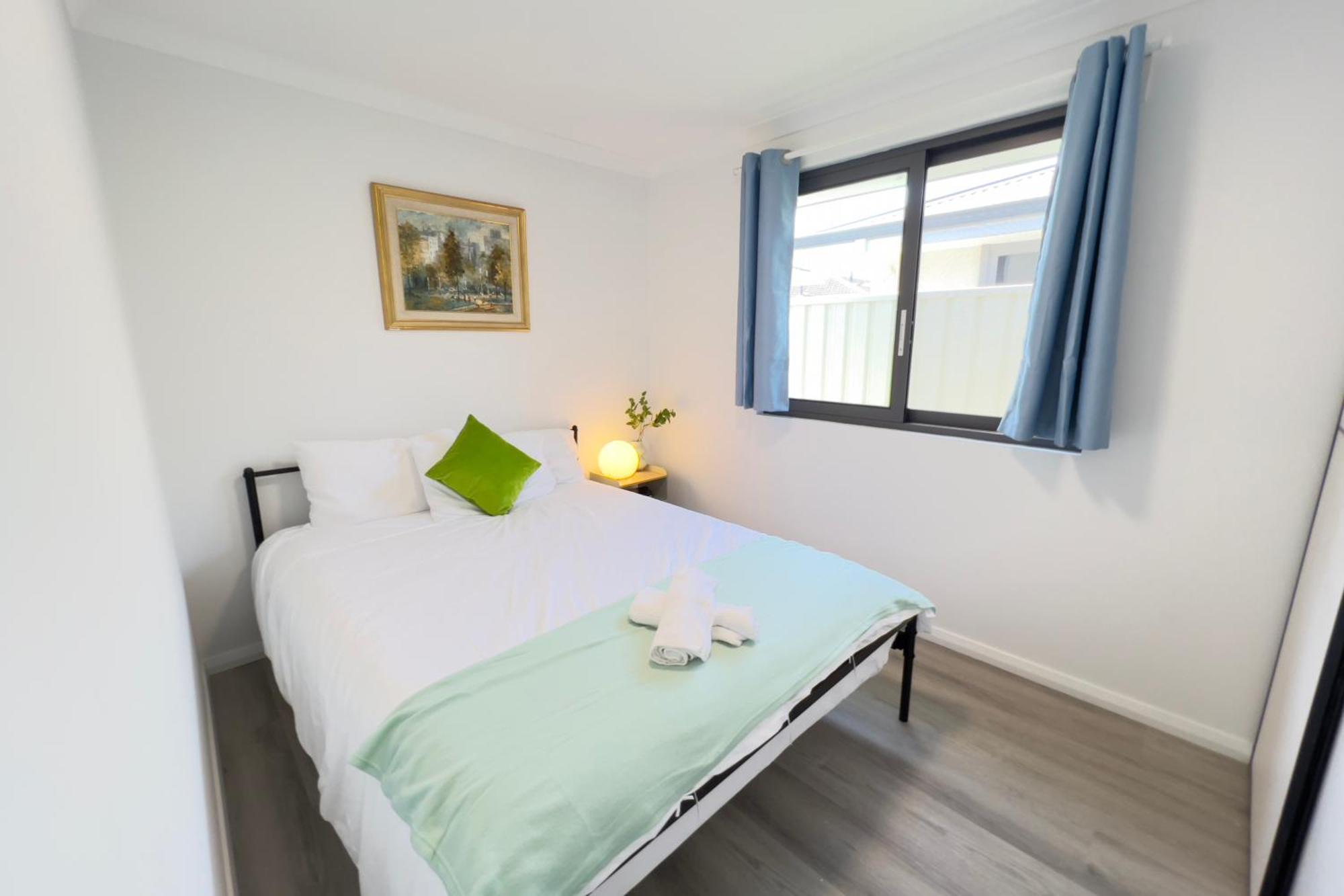 A2 Airport 2Br Haven - Garden & Parking *