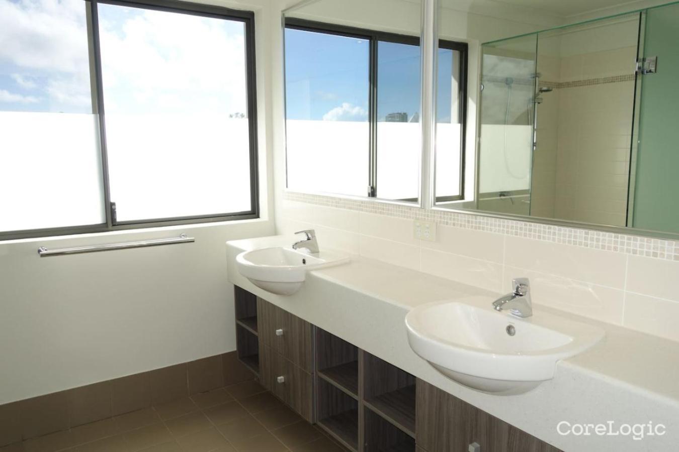 Penthouse In Northbridge Apartment