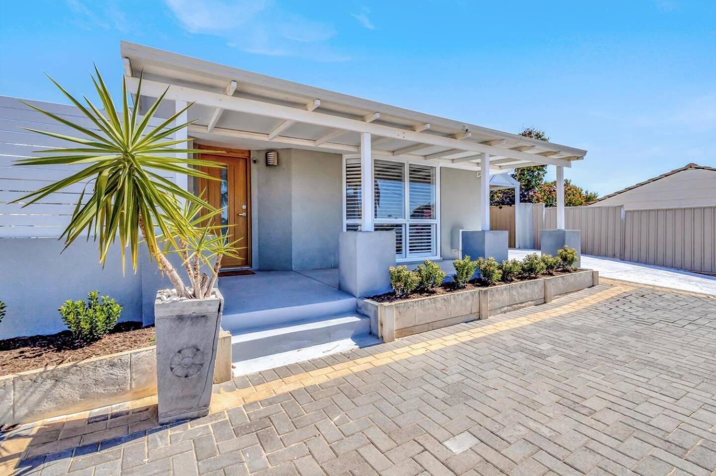 Coastal Poolside Retreat *