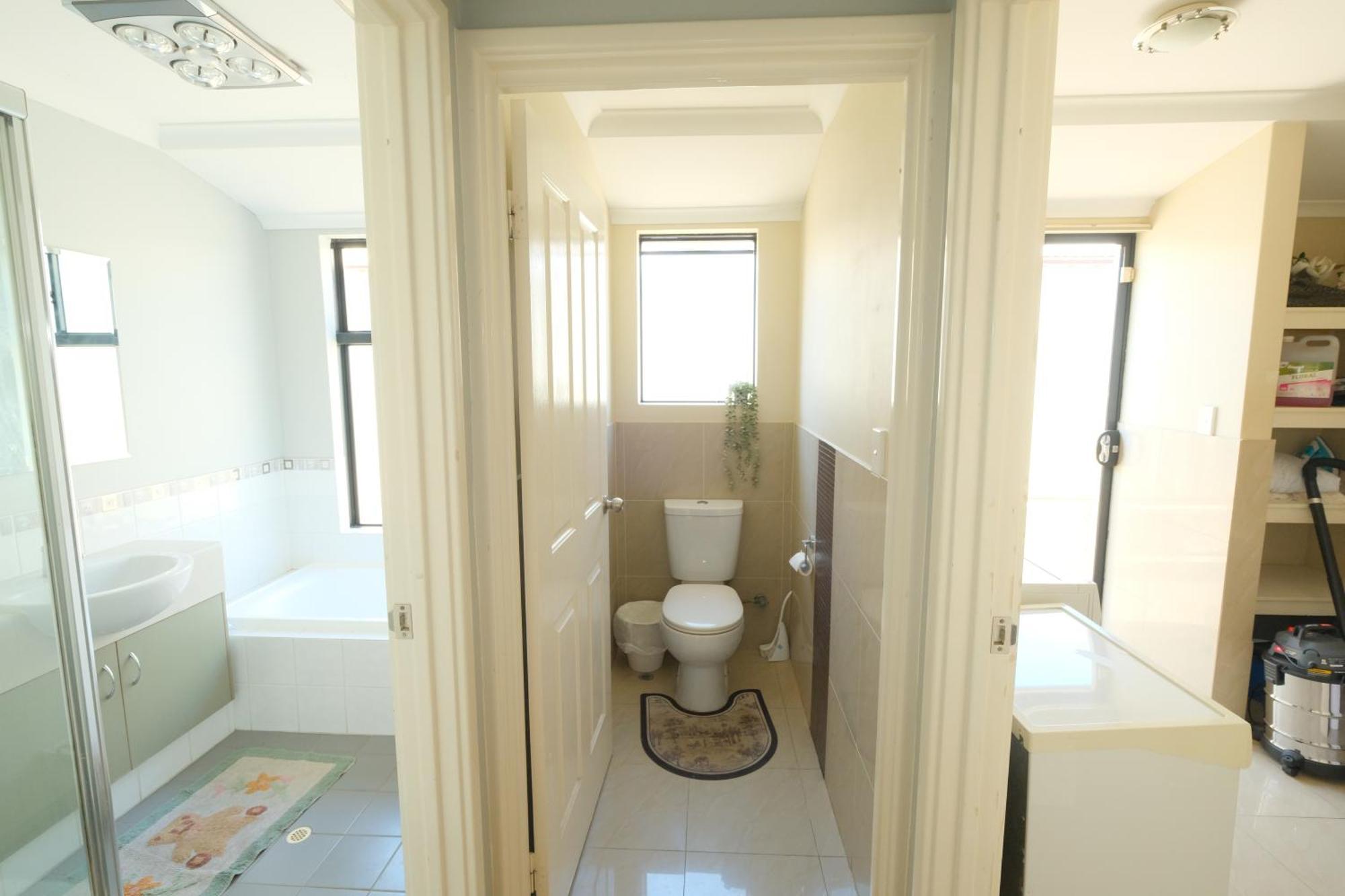Holiday home Airport 5br Retreat - Full Kitchen & Tranquil