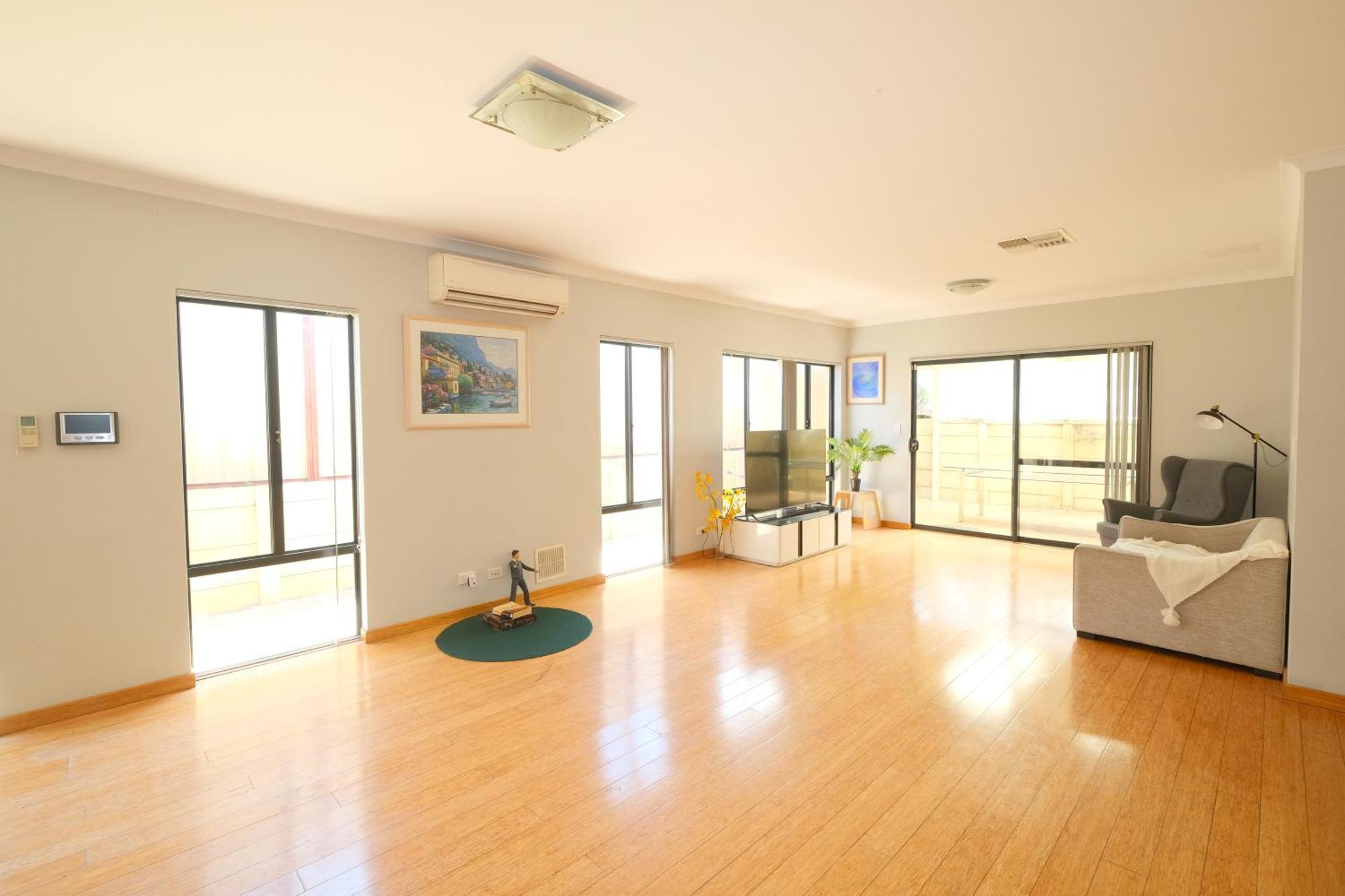 Holiday home Airport 5br Retreat - Full Kitchen & Tranquil
