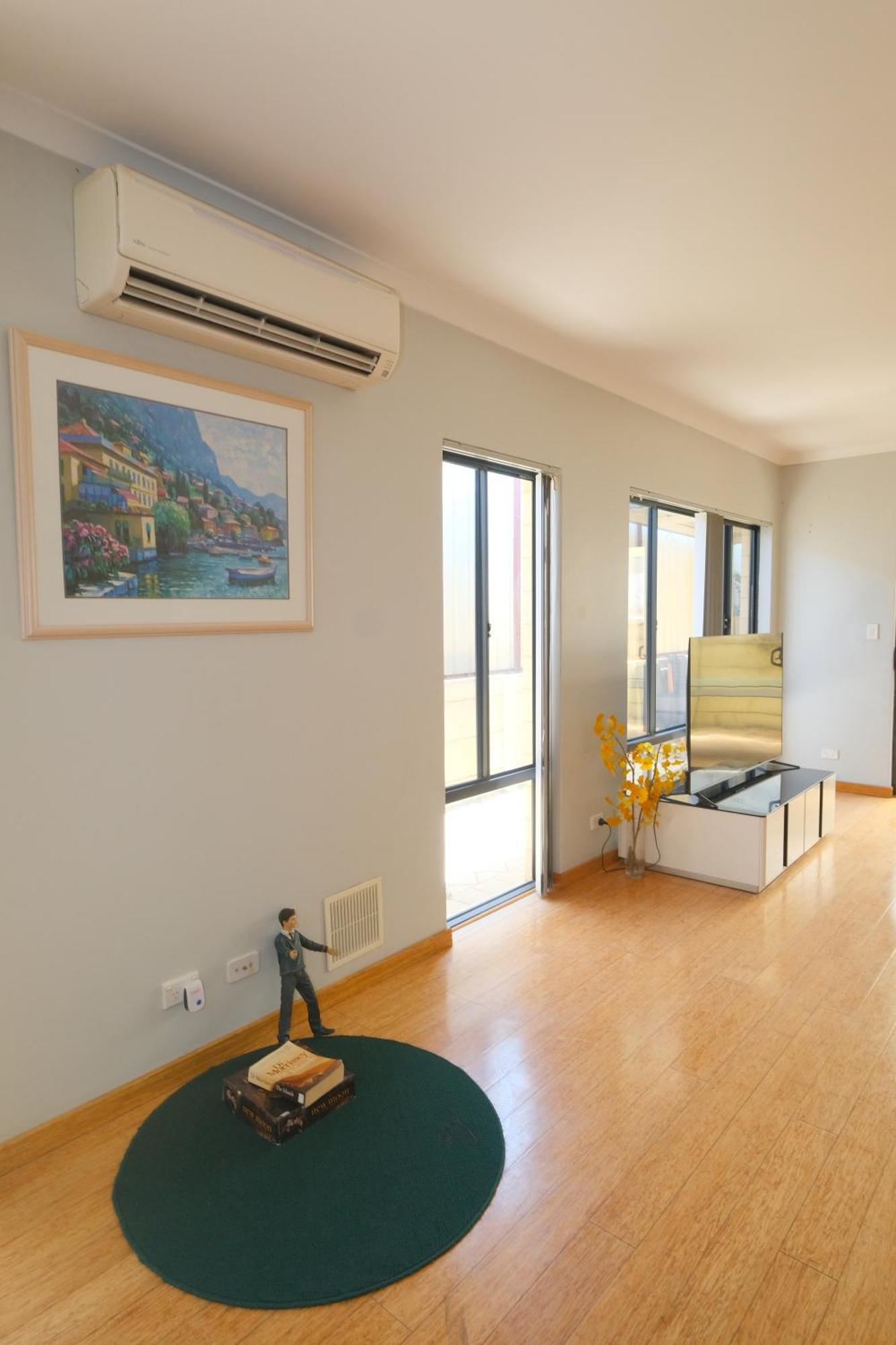 Holiday home Airport 5br Retreat - Full Kitchen & Tranquil