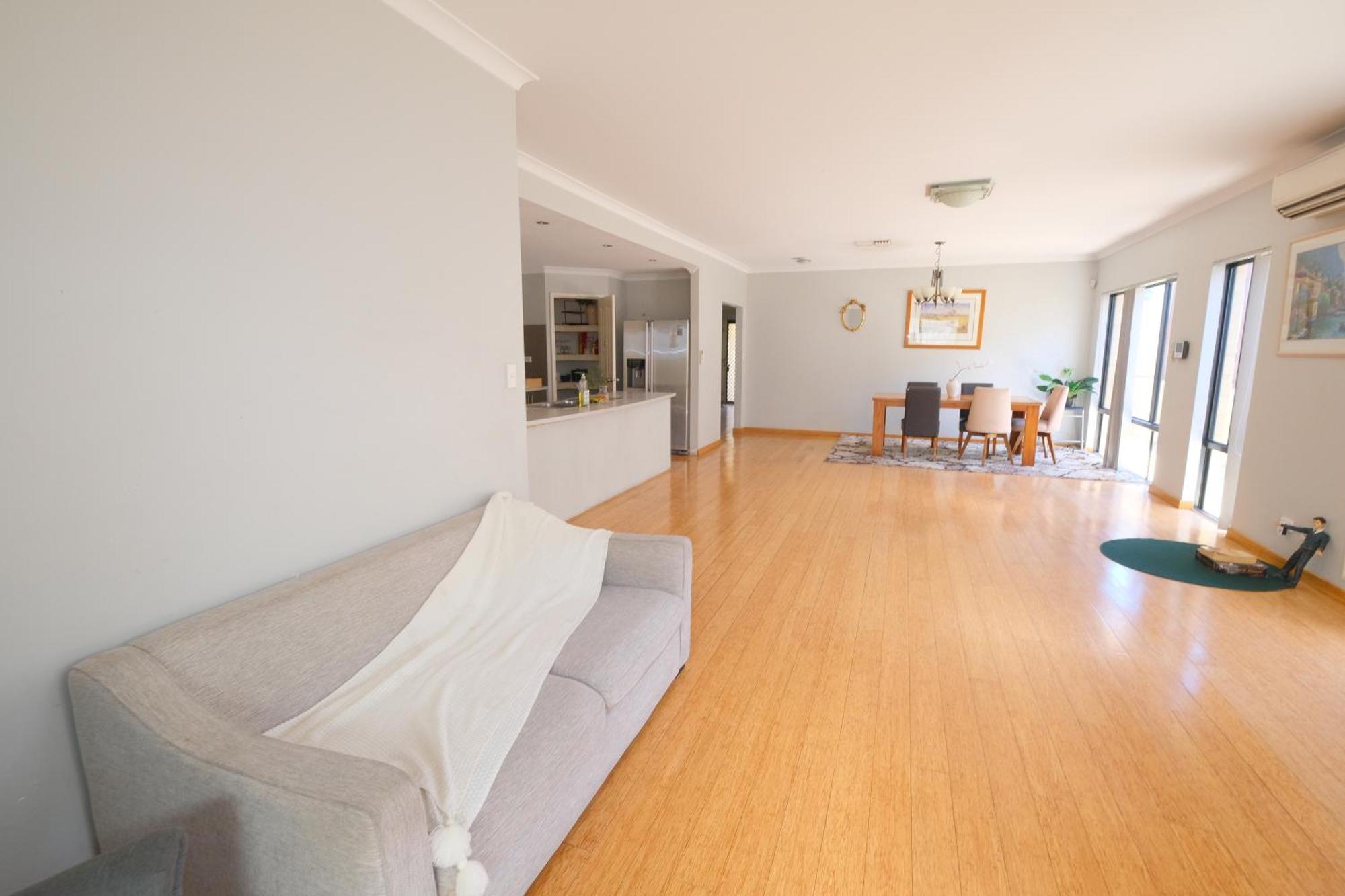 Holiday home Airport 5br Retreat - Full Kitchen & Tranquil Perth