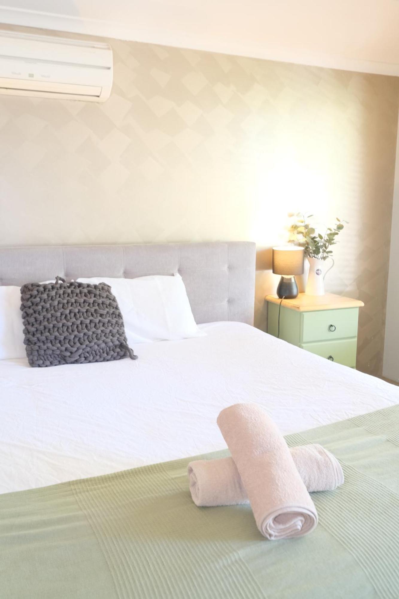 Airport 5br Retreat - Full Kitchen & Tranquil * Perth