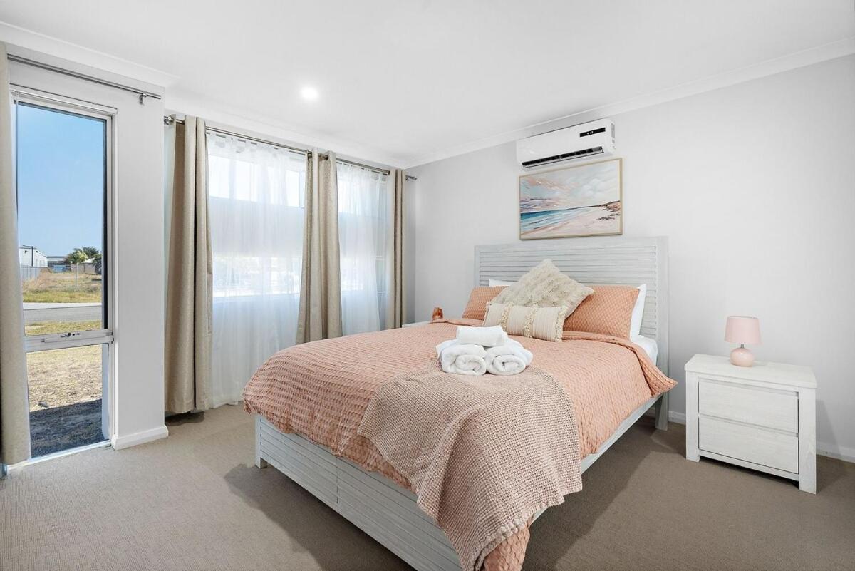 Spacious 4 Bedroom House In Southern River Holiday home