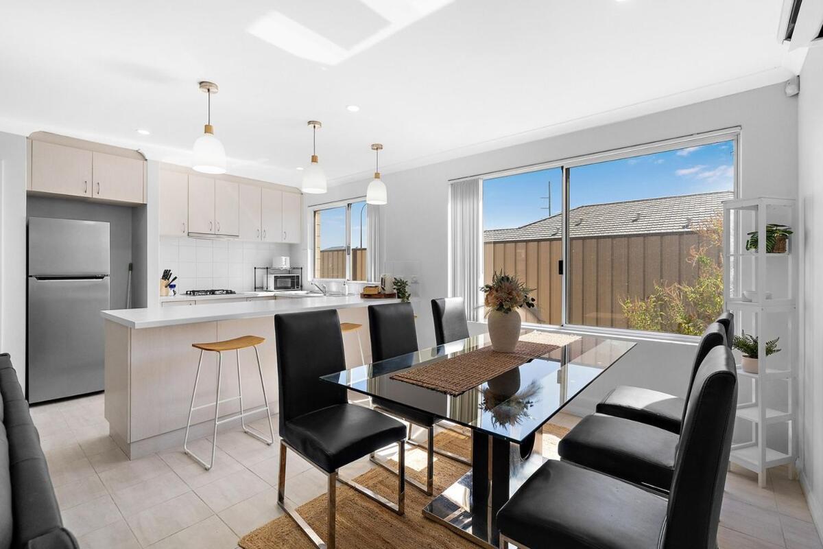 Spacious 4 Bedroom House In Southern River Perth
