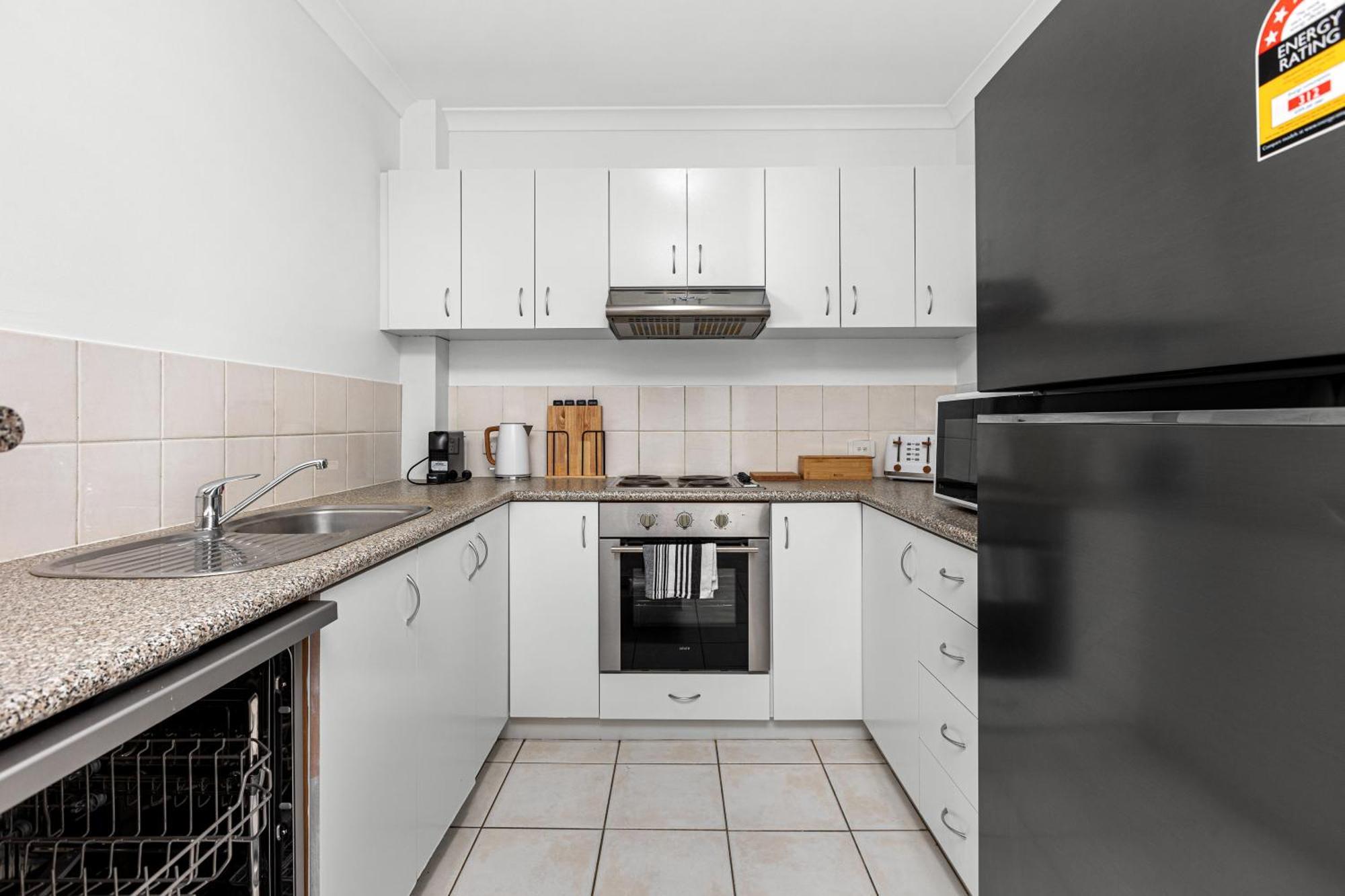 Stunning 1bdr Paradise - Gympool Apartment *