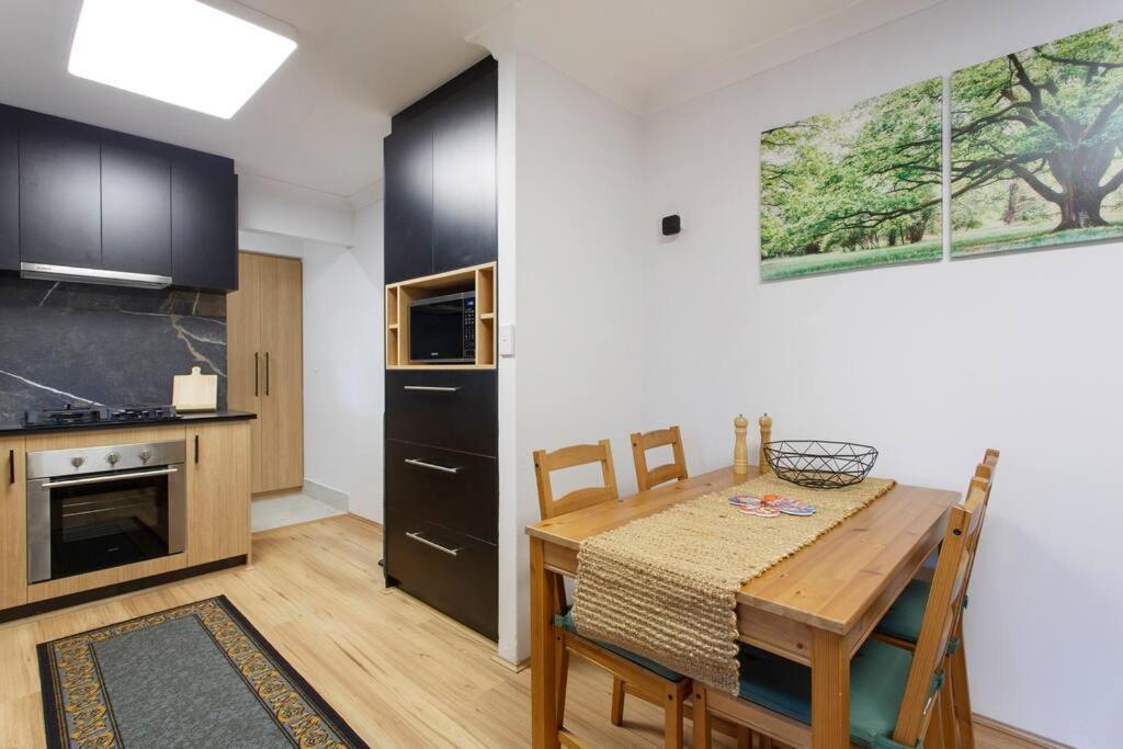Villa Luxe 3br With Kitchen & Laundry Perth