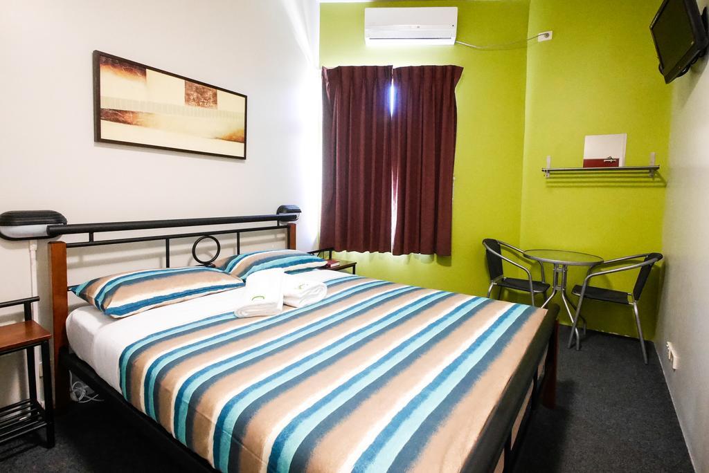 Yha * Perth