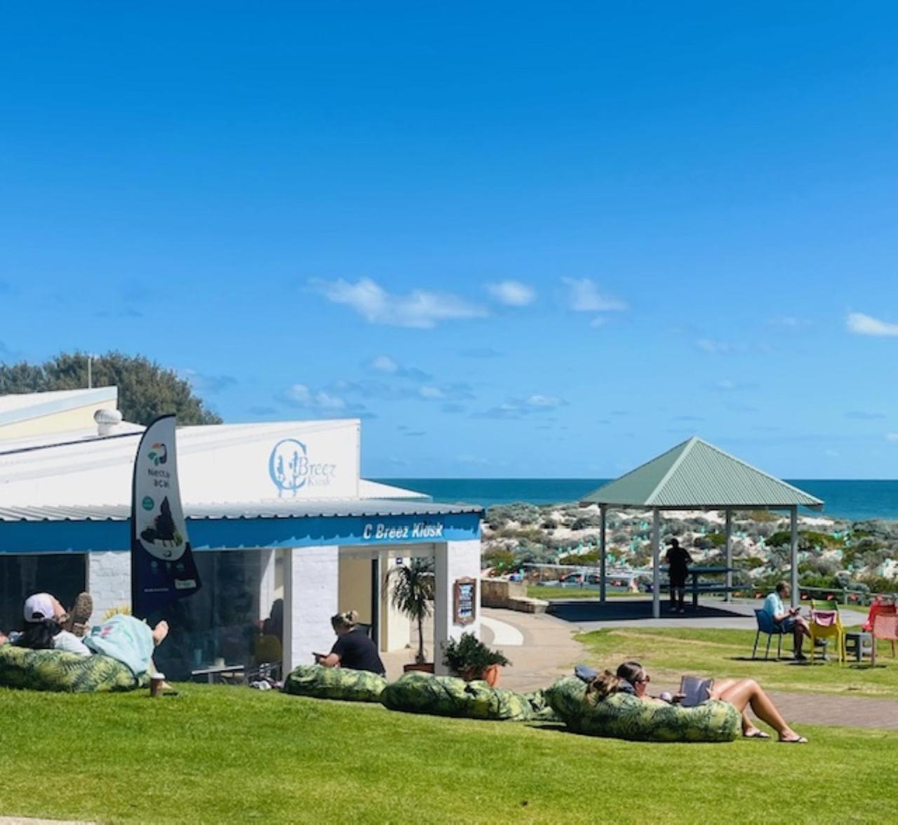 Sandy Toes - Coastal Retreat Apartment Perth