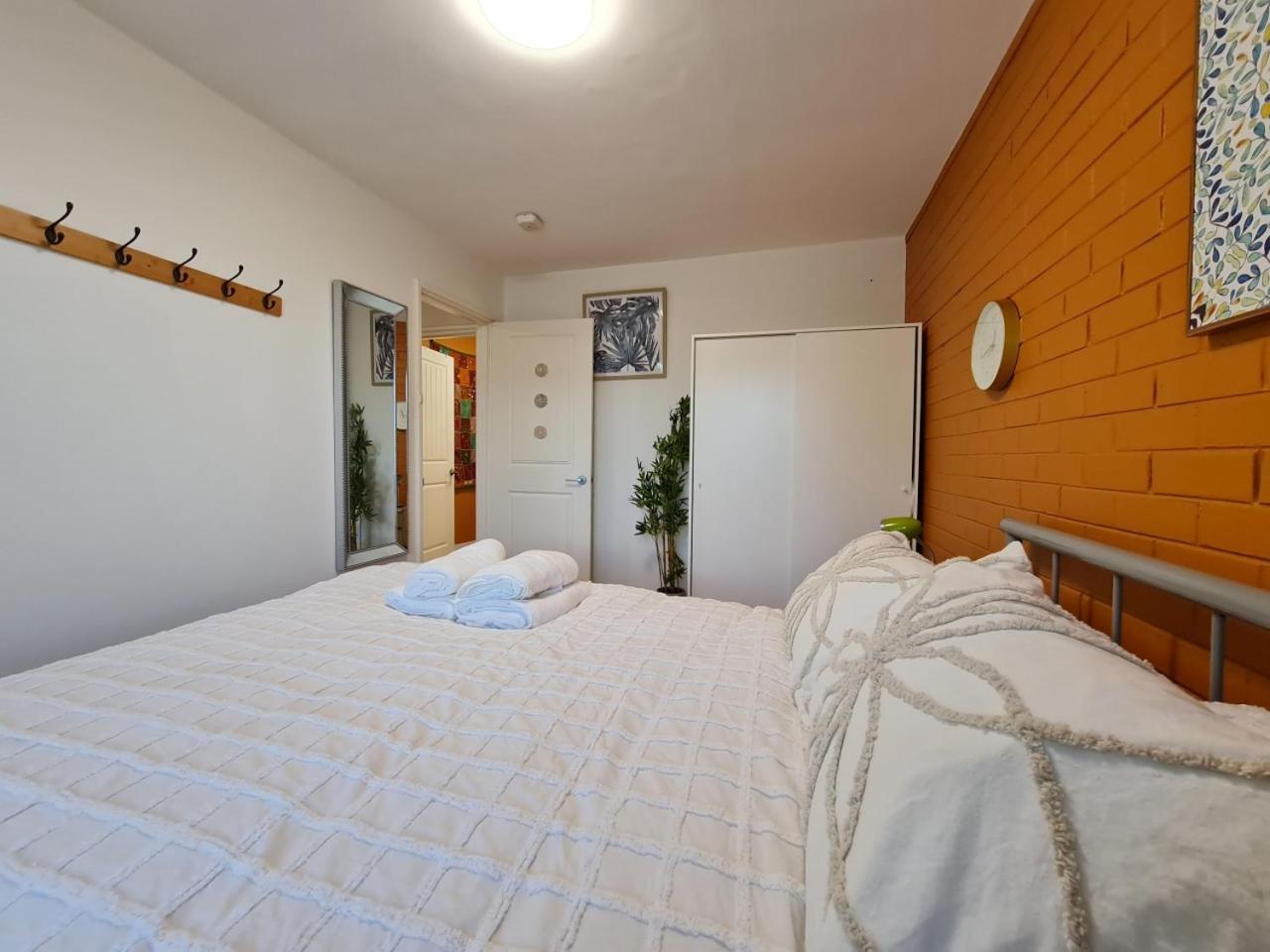 Blue Waters - 1bed Gateway To Scarborough Apartment *