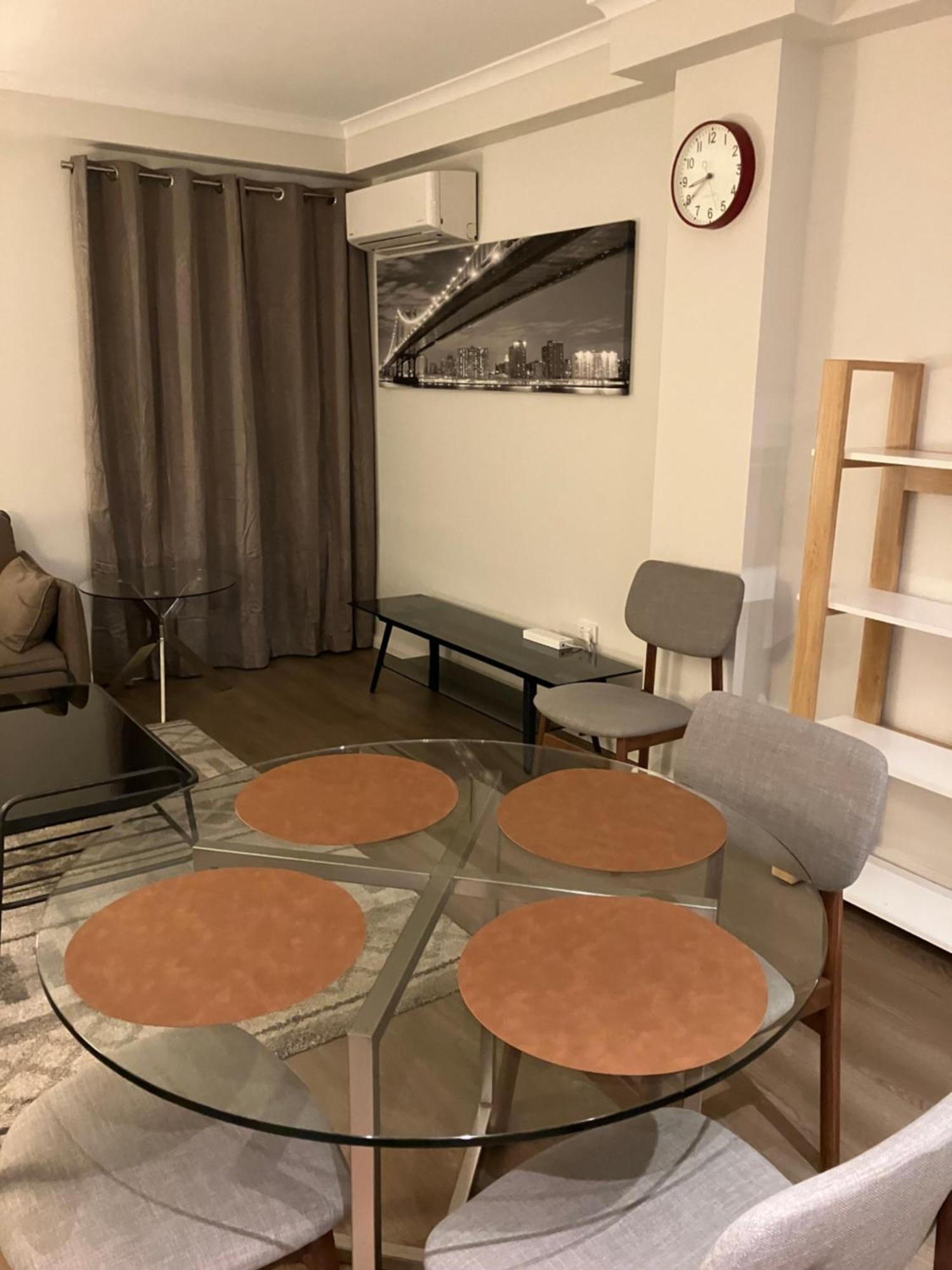 Great Place In Cbd - Min 3 Mths Apartment *