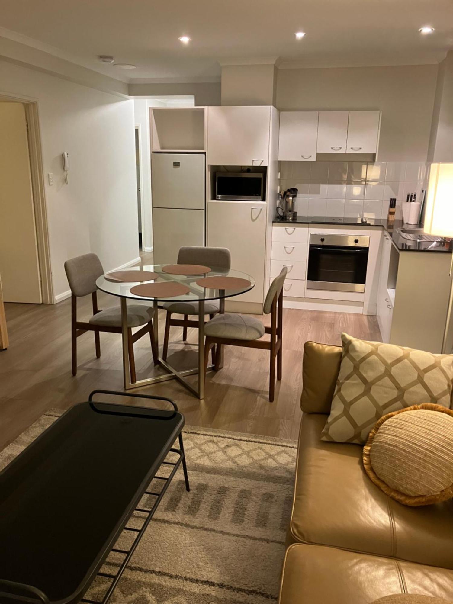 Great Place In Cbd - Min 3 Mths