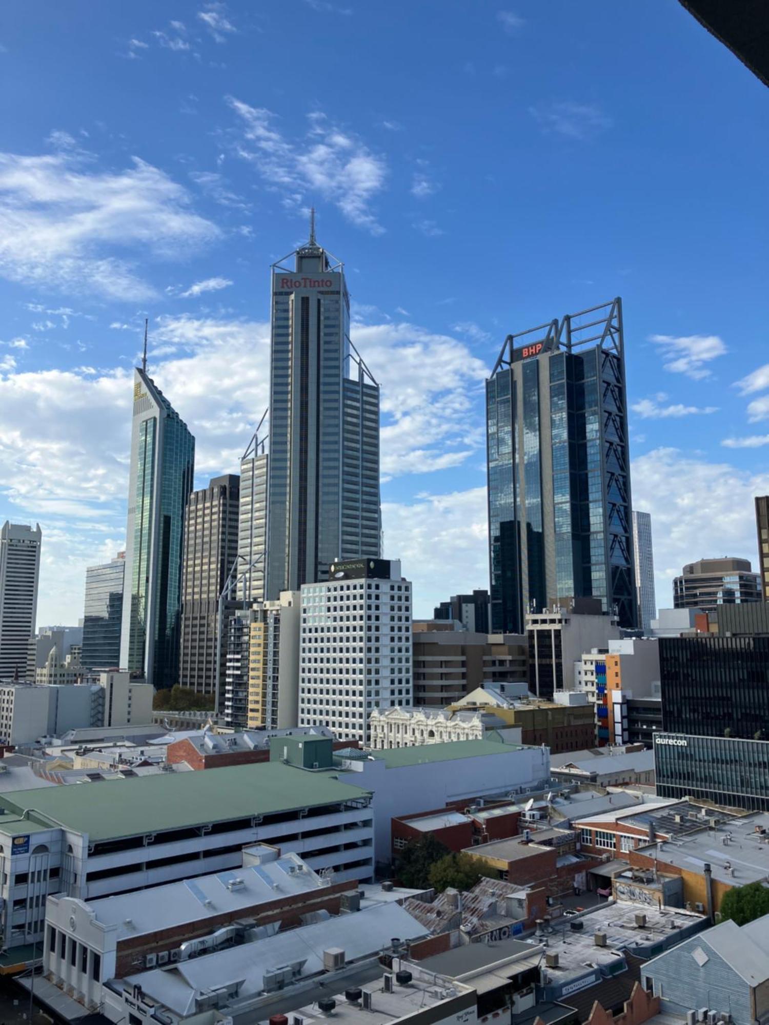 Great Place In Cbd - Min 3 Mths Apartment *