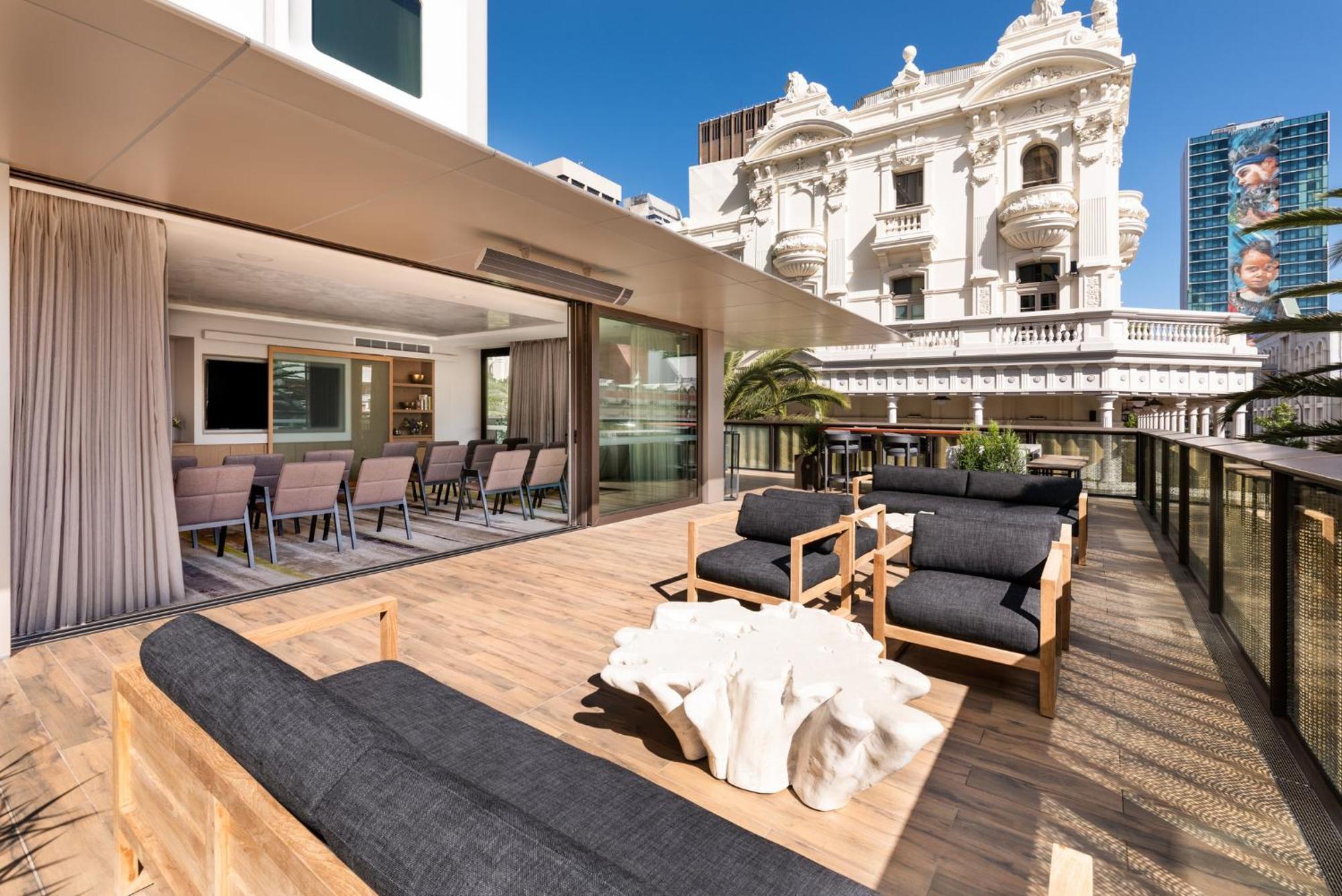 Intercontinental Centre By Ihg Hotel 5*