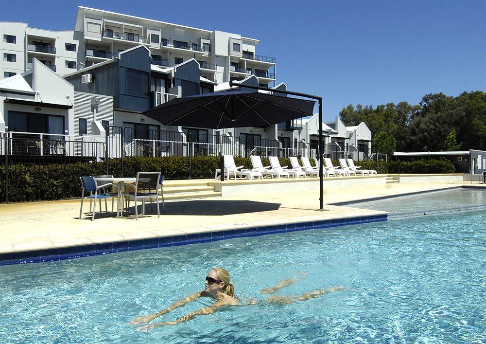 Assured Ascot Quays Aparthotel 4*