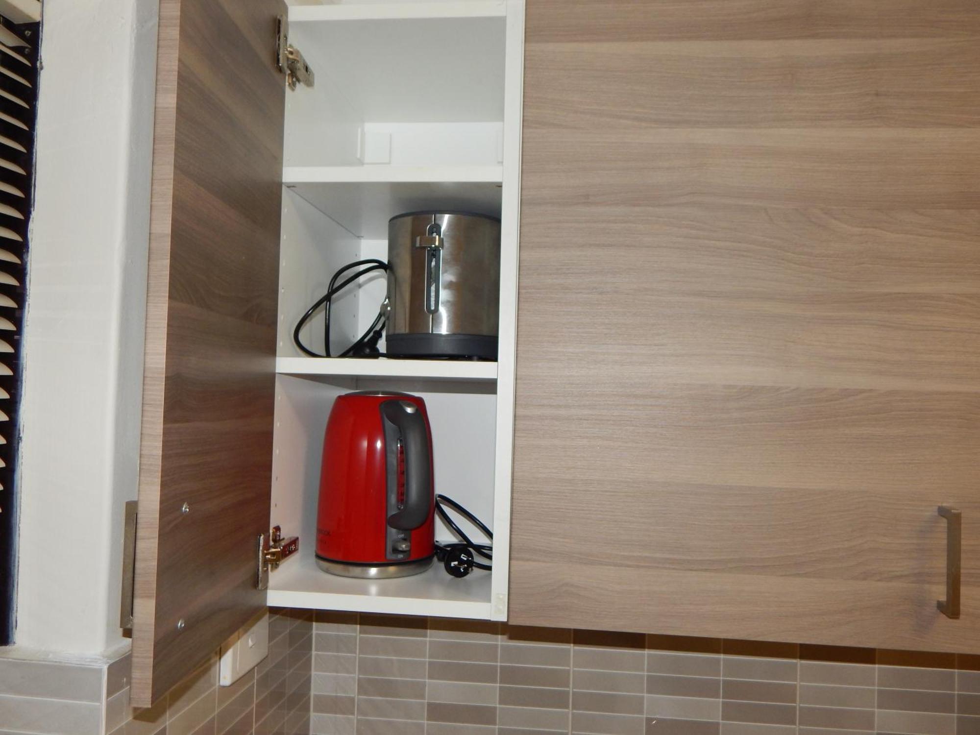 2 Bedroom Deluxe Serviced Apartments Victoria Park Perth -5 Mins Walk Aldi & Cafe Strip Apartment *