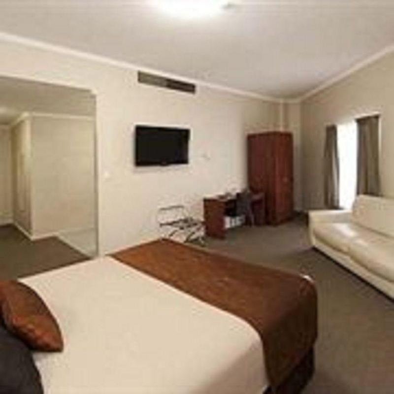 Hotel Comfort Wentworth Plaza 3*