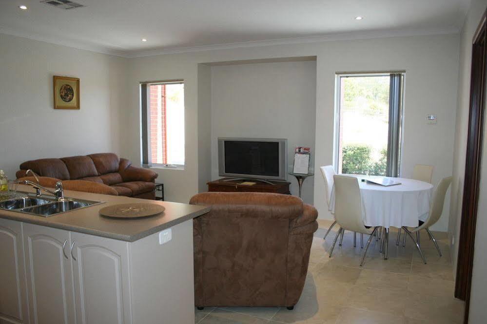 Brigadoon Retreat Farm stay *