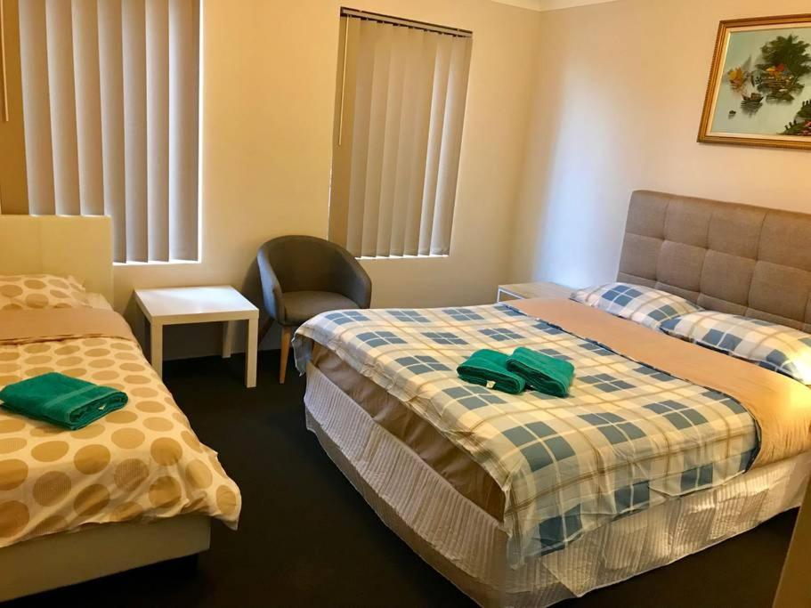 Cannington House 5 *