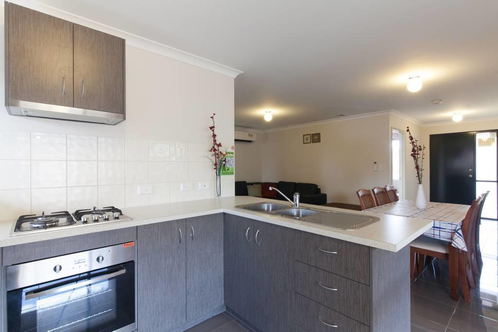 Cannington House 5 * Perth