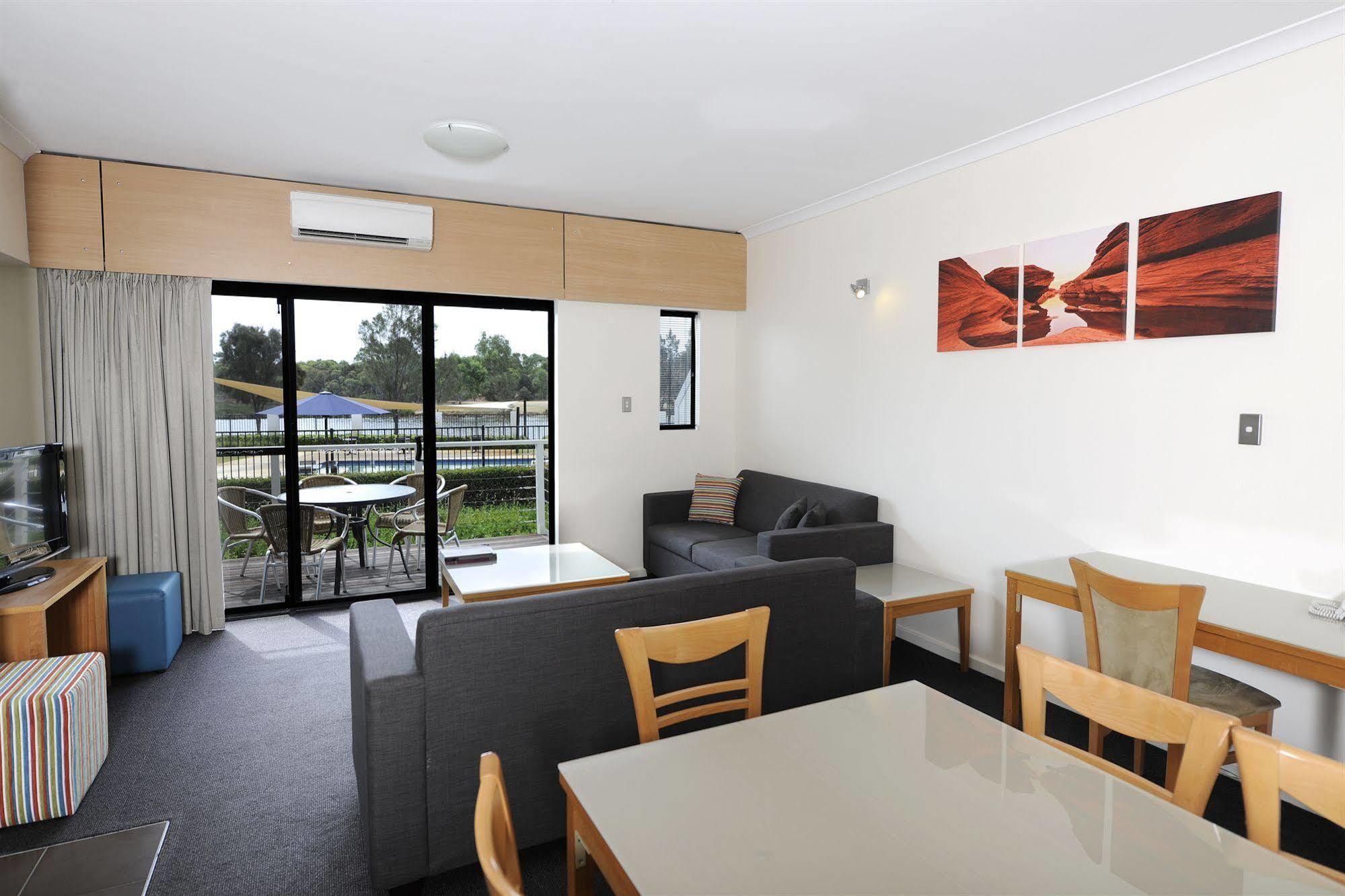 Assured Ascot Quays Aparthotel Perth