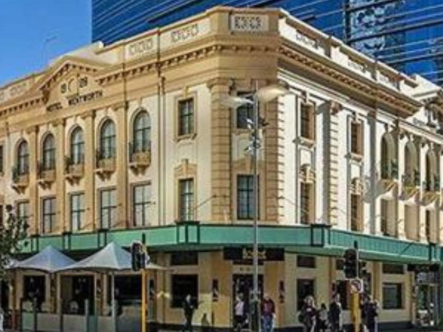 Comfort Wentworth Plaza 3*