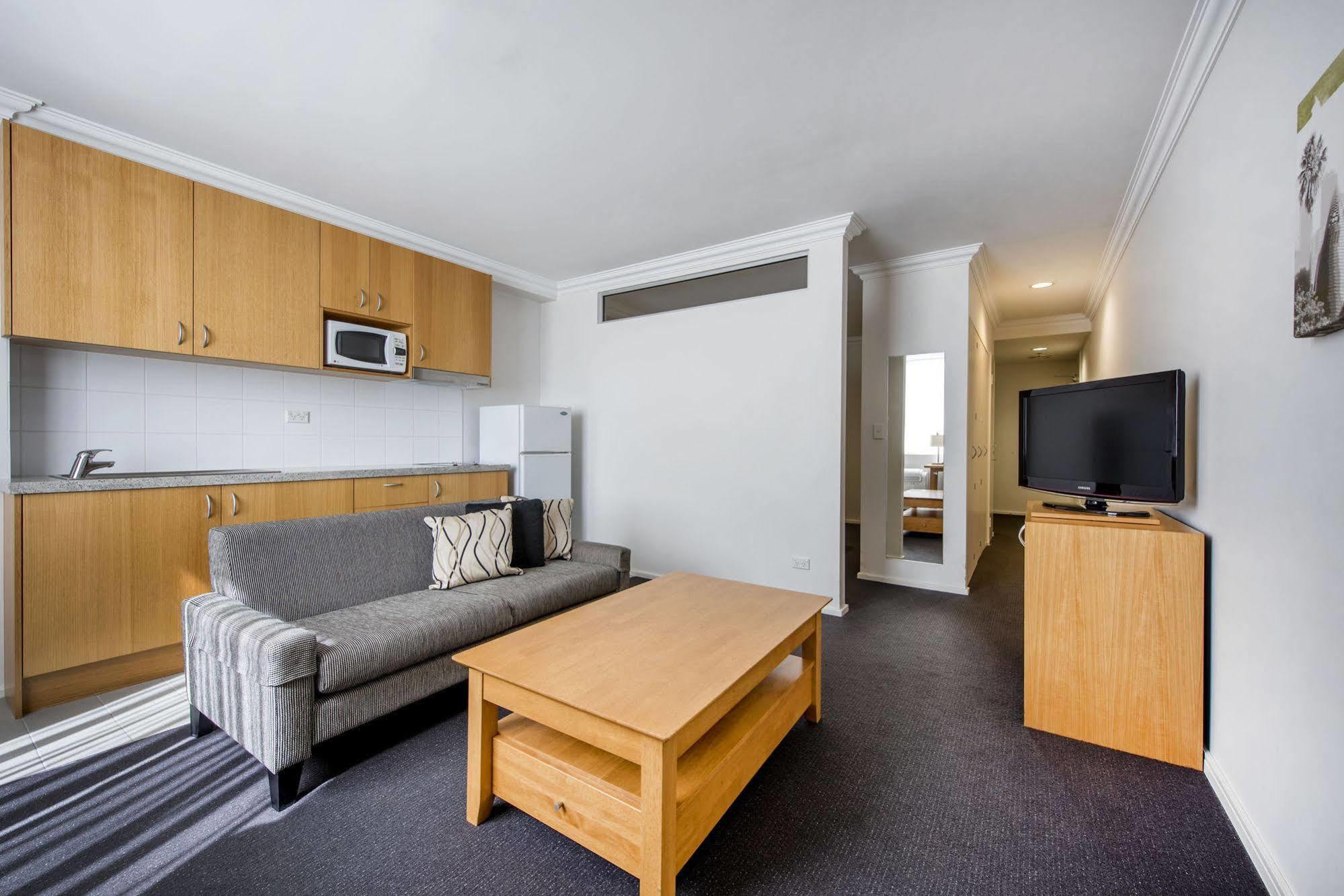 Hotel Oaks 4*