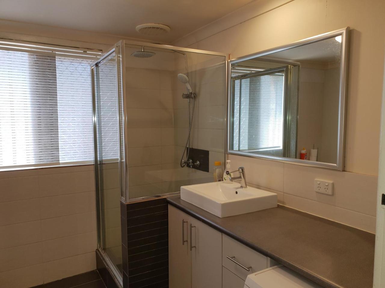 Apartment Mt.lawley Superb 2 Bedroom Location Comfort, Style 3