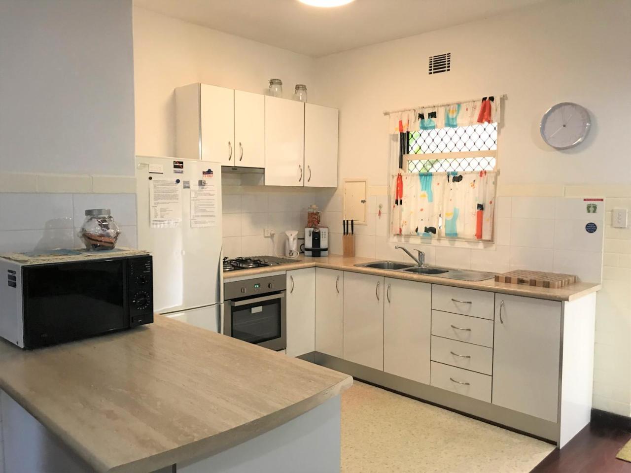 Broadway Apartment *