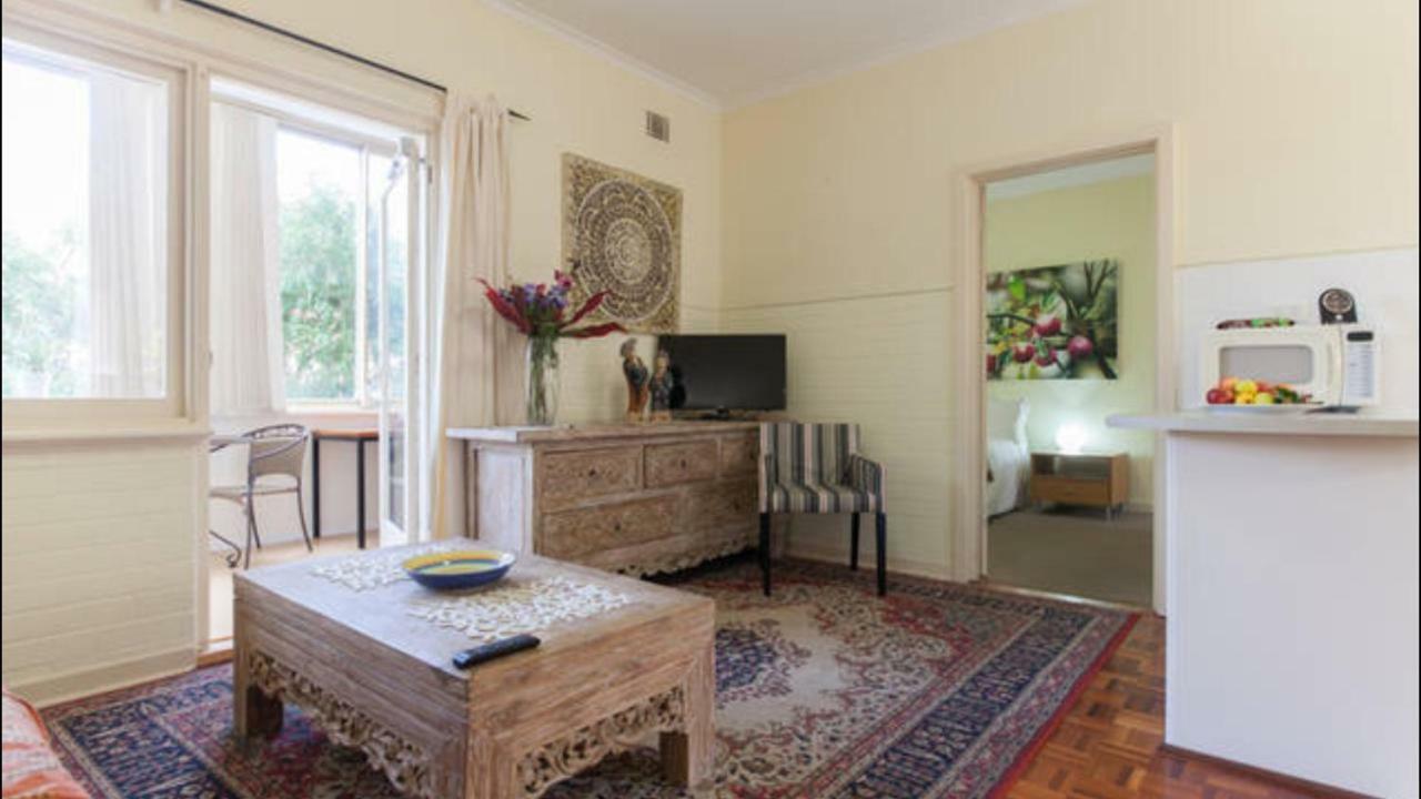 Broadway Apartment *