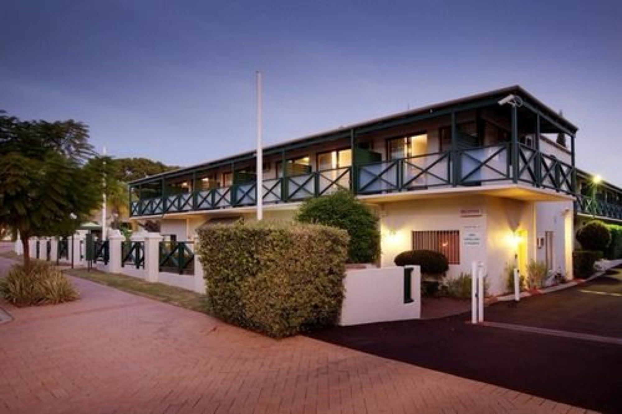 Lodge Windsor Perth