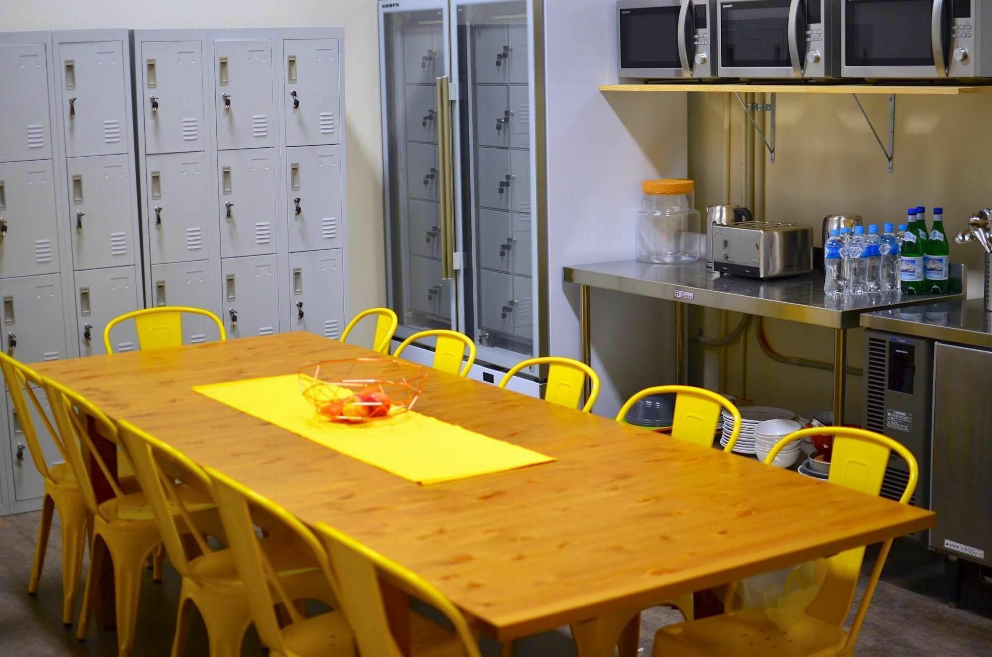 Cozzystay Hostel *