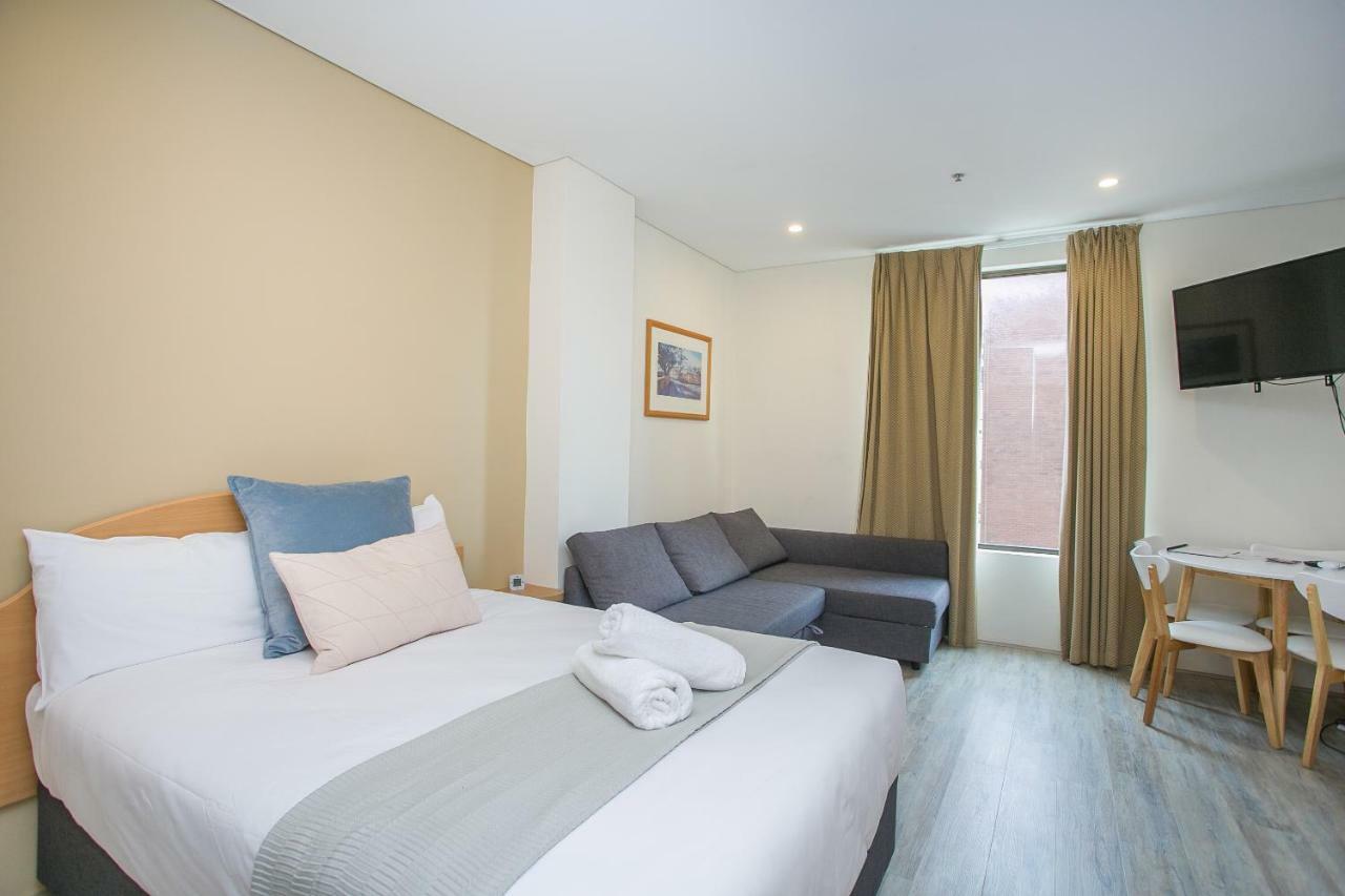 Executive Apartment *