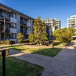 Riverside Elegance Central 1Br 1Ba Apartment