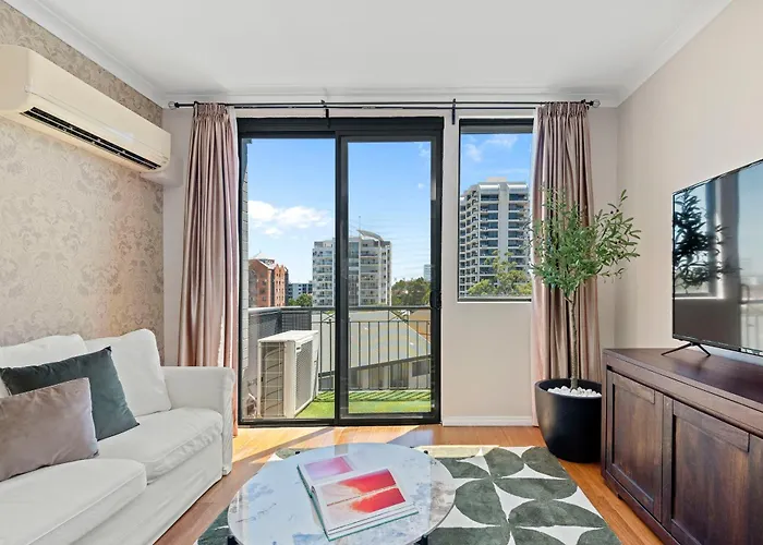 3Br East Perth Penthouse Views & Style