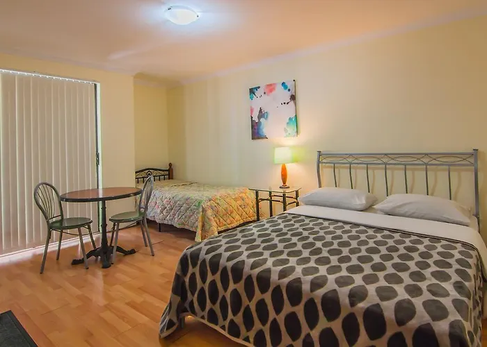 What are the best hotels near Kings Park and Botanic Garden?