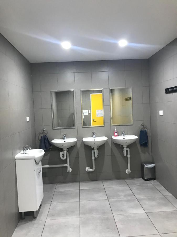 Hostel Backpackers - Note - Valid Passport Required To Check In