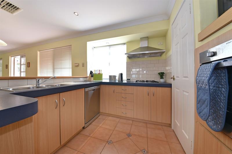 Hotel Redcliff Close To & Airport