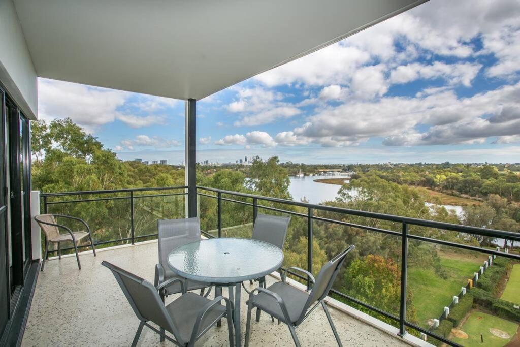 Ascot Sub Penthouse Spectacular 240 Degree River And Views , Apartment *