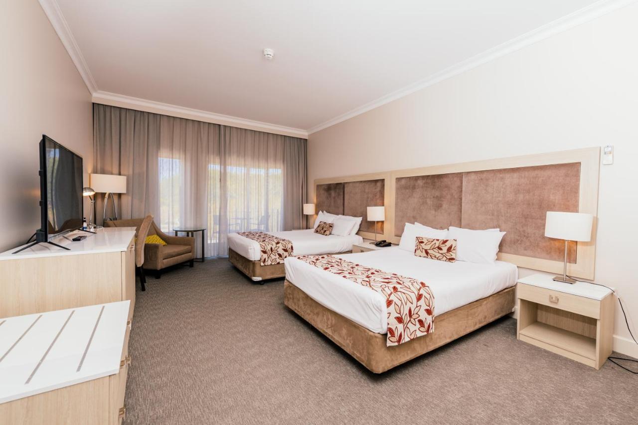Joondalup 4*