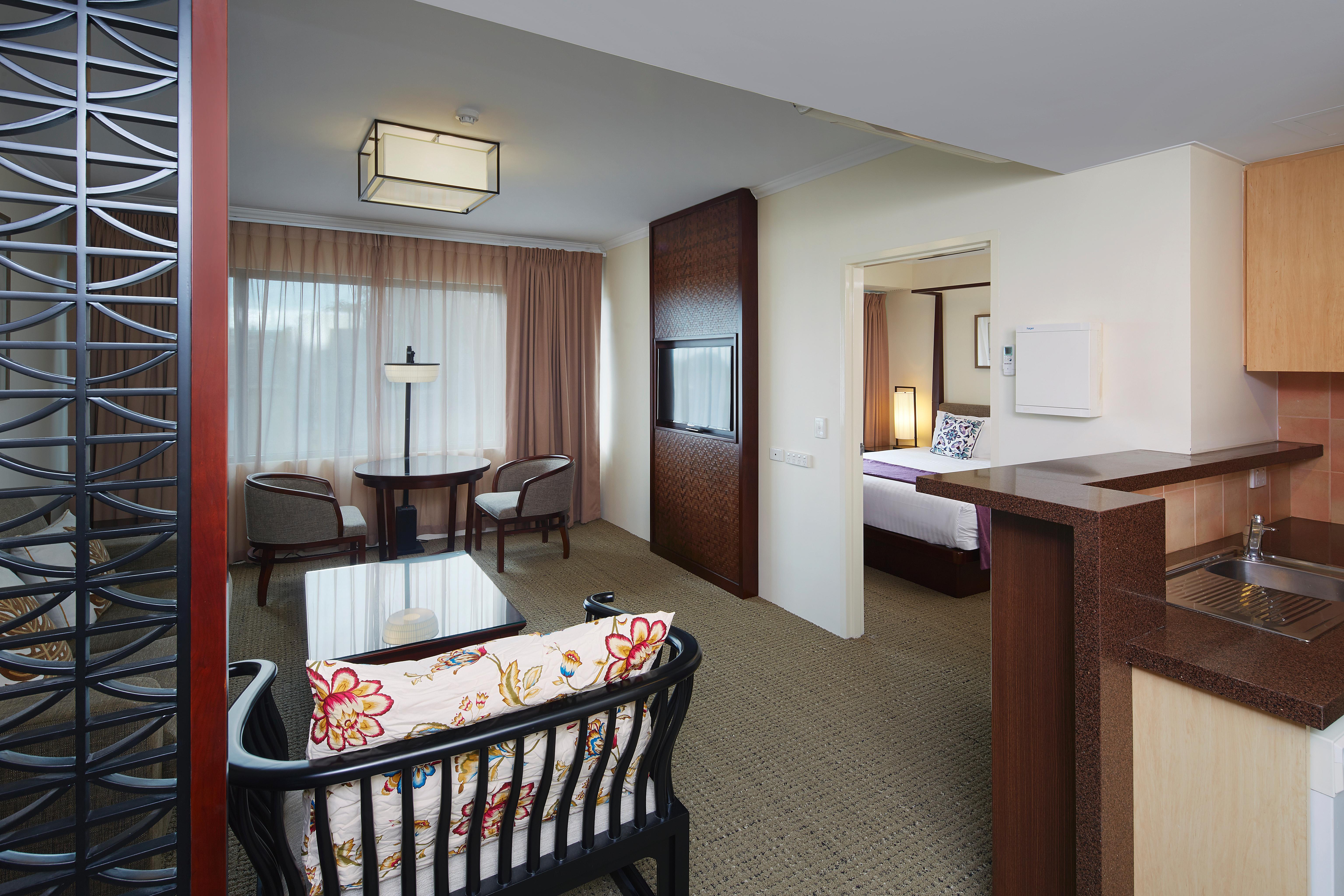Pagoda & 4*