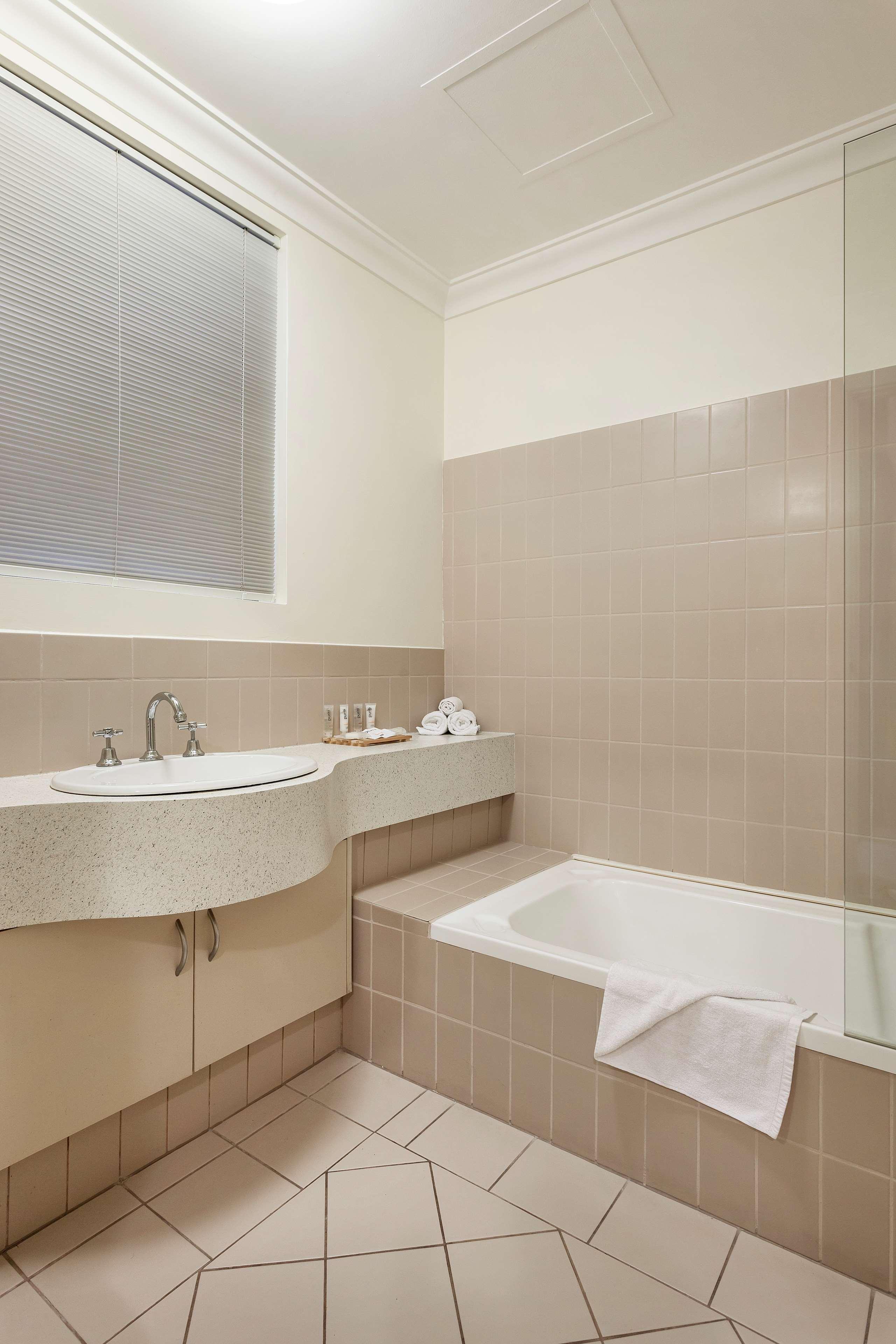 Aparthotel Western Northbridge 4*