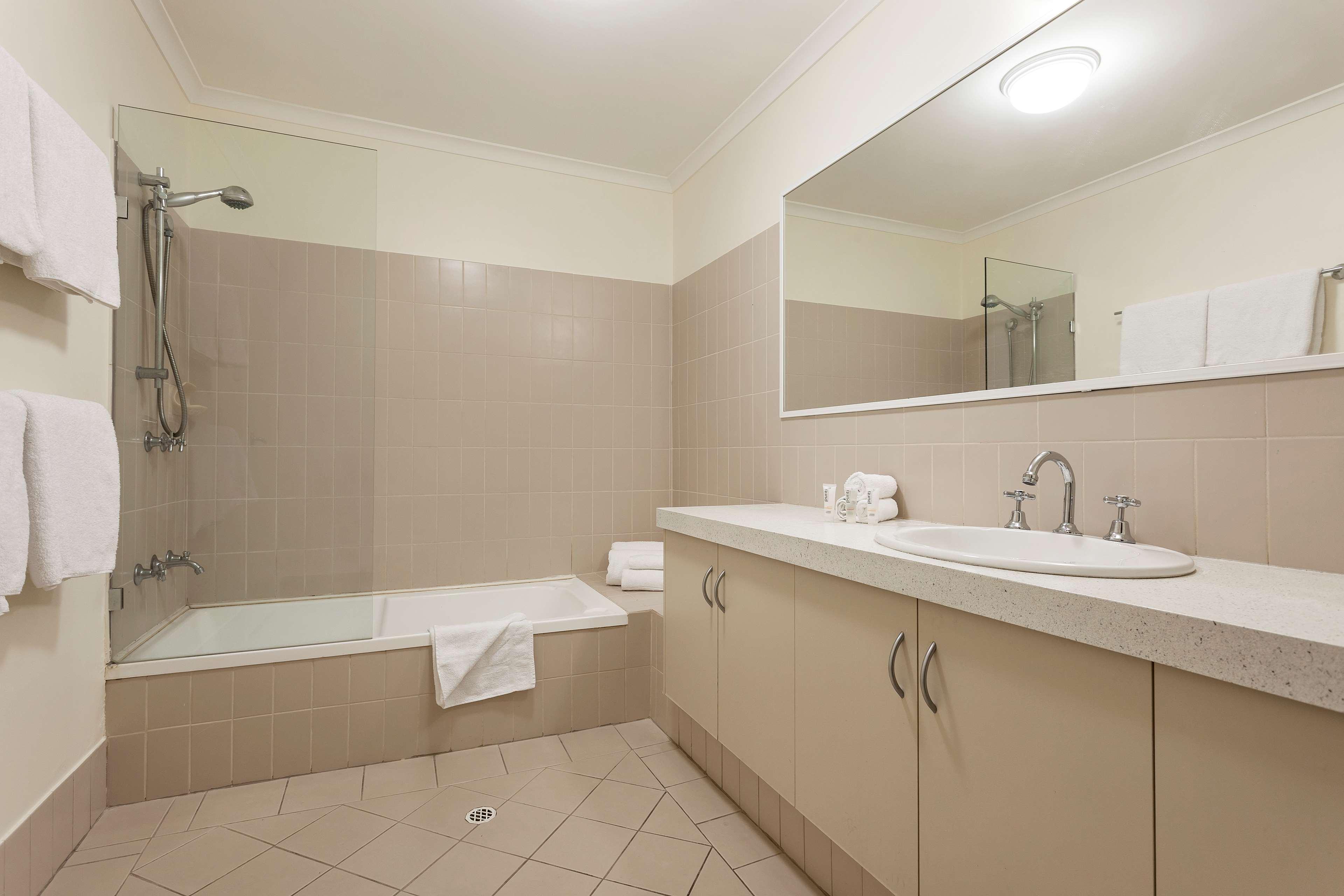 Aparthotel Western Northbridge 4*