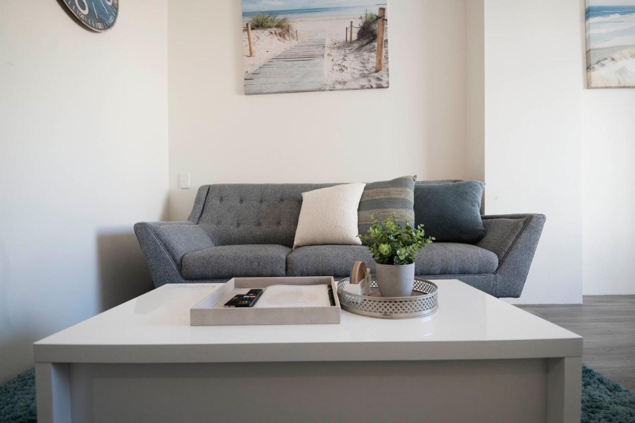 206 Funky Executive Cbd Ac Apartment